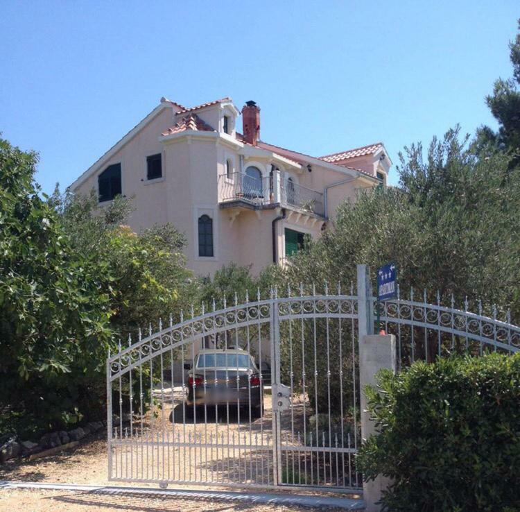 Studio Apartment By The Sea Šibenik Екстериор снимка